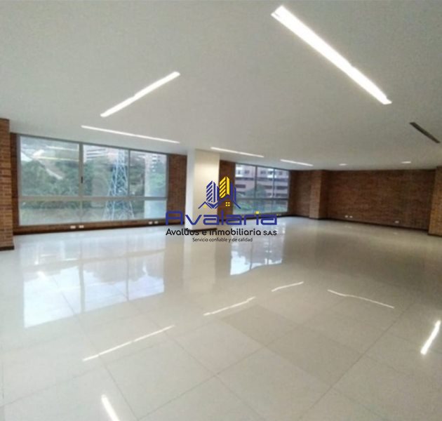 Oficina disponible para Arriendo en Medellín con un valor de $7,620,000 código 217